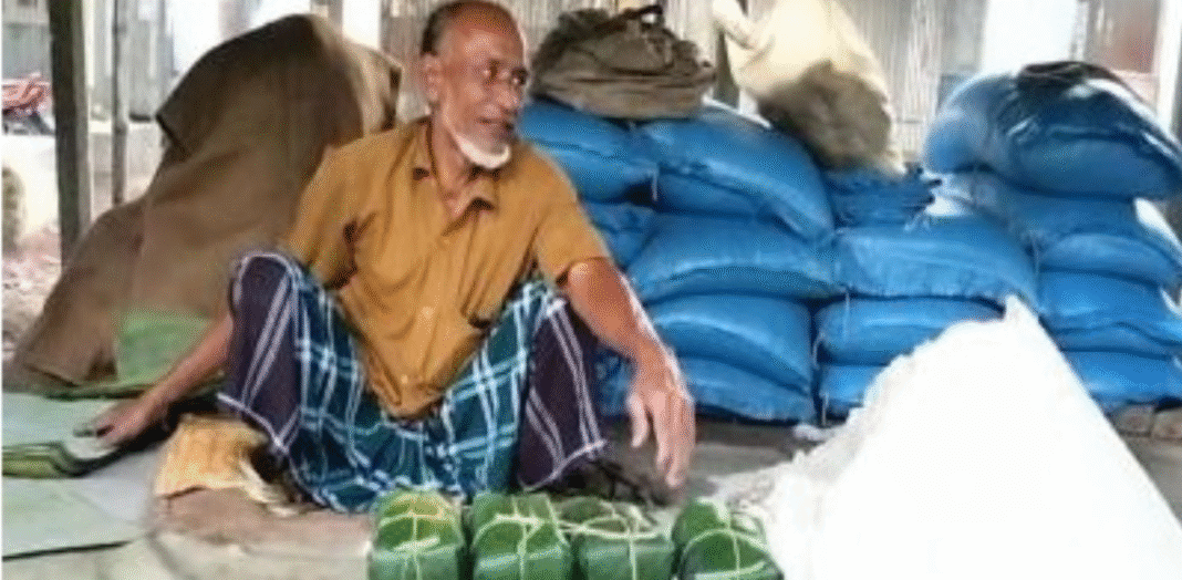 পরিবেশ রক্ষায় কুড়িগ্রামে কলাপাতায় লবণ বিক্রি